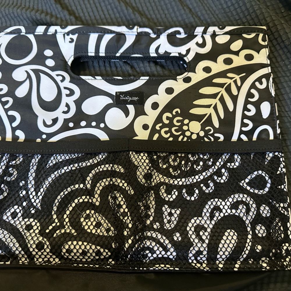 Thirty one fold and file